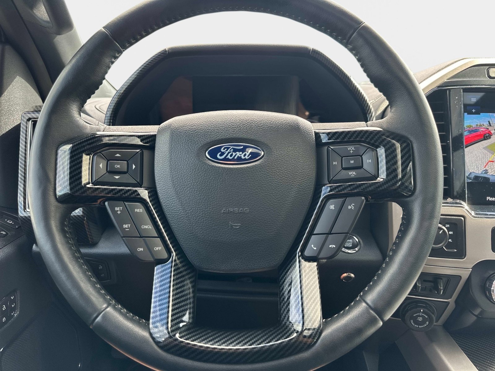Used 2022 Ford F350 Lariat w/ Lariat Ultimate Package AWD/4WD image 30
