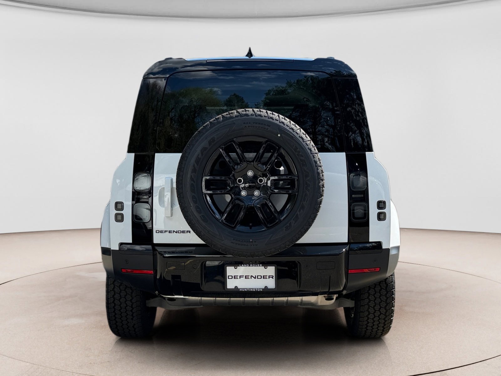 New 2026 Land Rover Defender 110 S AWD/4WD image 4