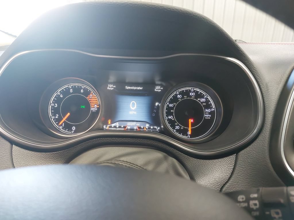 Used 2019 Jeep Cherokee Trailhawk w/ Comfort/Convenience Group AWD/4WD image 18
