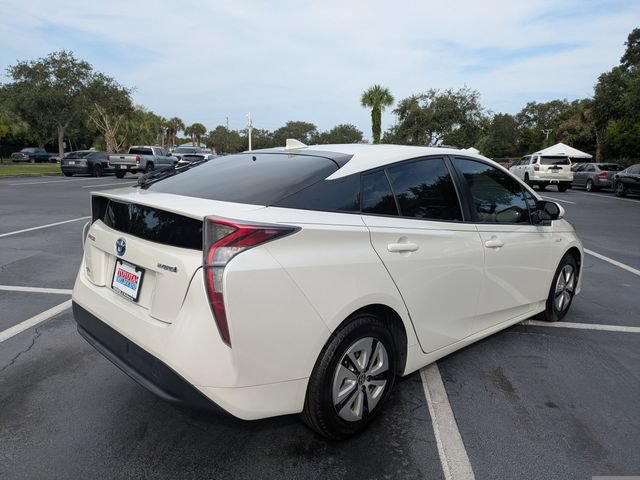 Used 2017 Toyota Prius Three FWD image 4