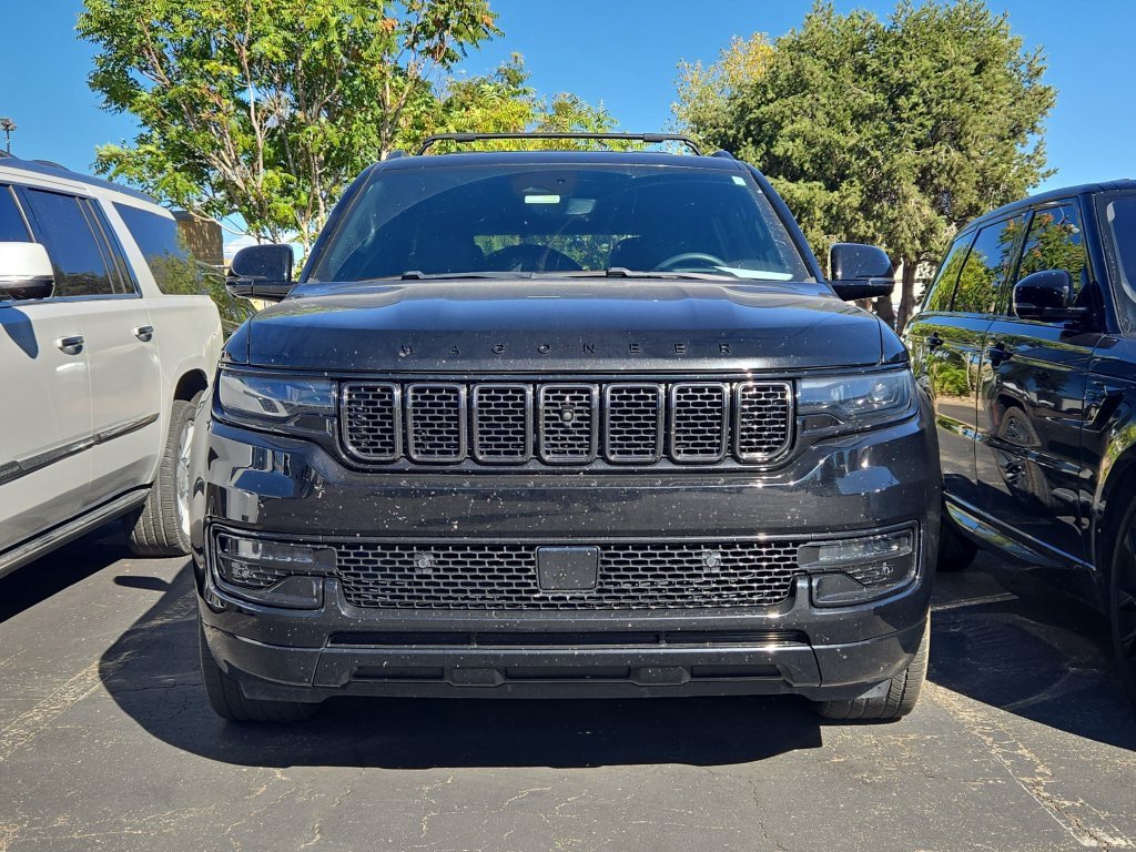 Used 2023 Jeep Wagoneer Series II w/ Convenience Group I AWD/4WD image 2