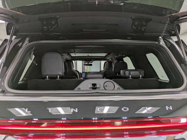 Used 2022 Lincoln Navigator Reserve image 22