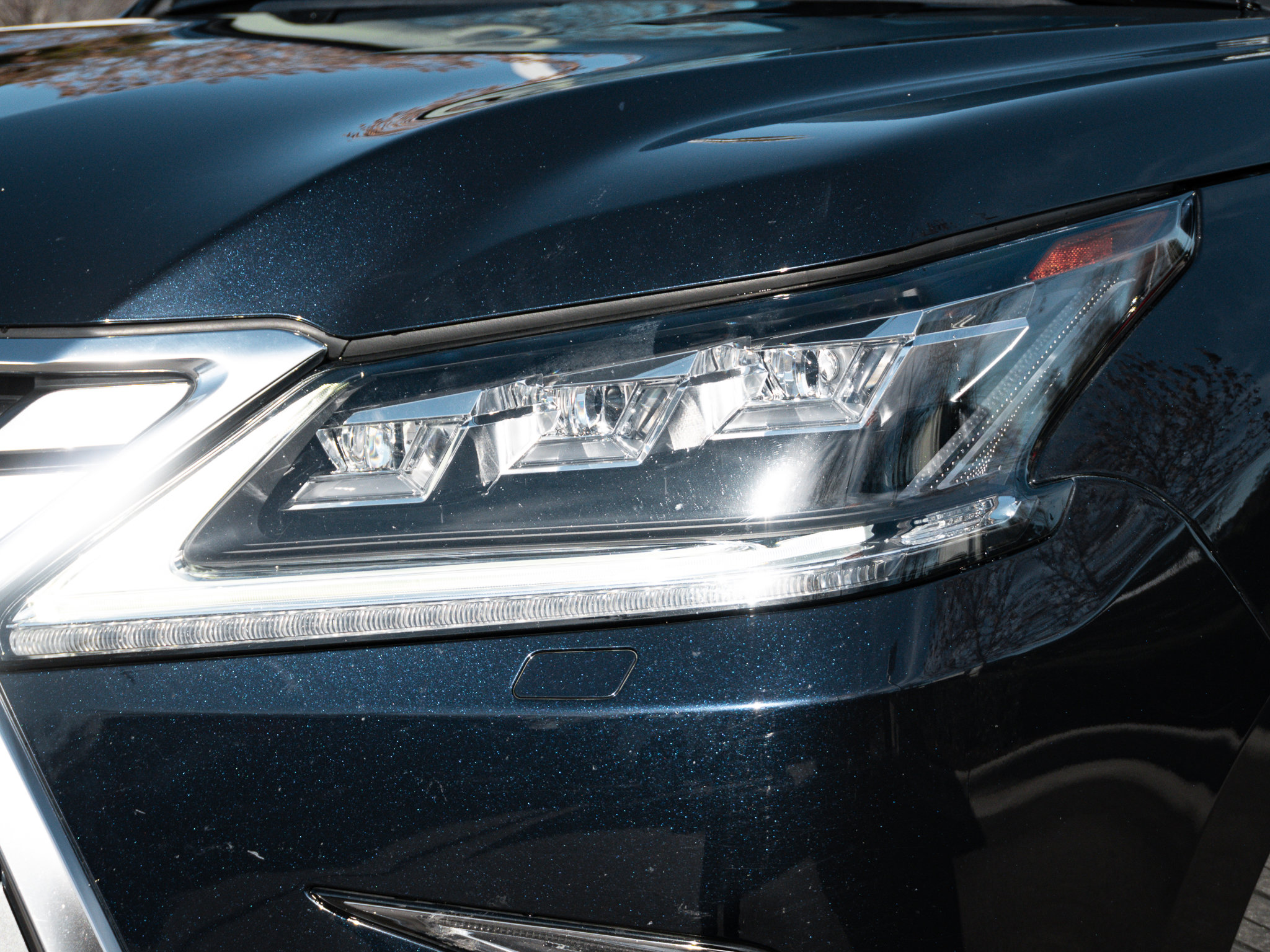 Used 2018 Lexus LX 570 4WD w/ Luxury Package image 6