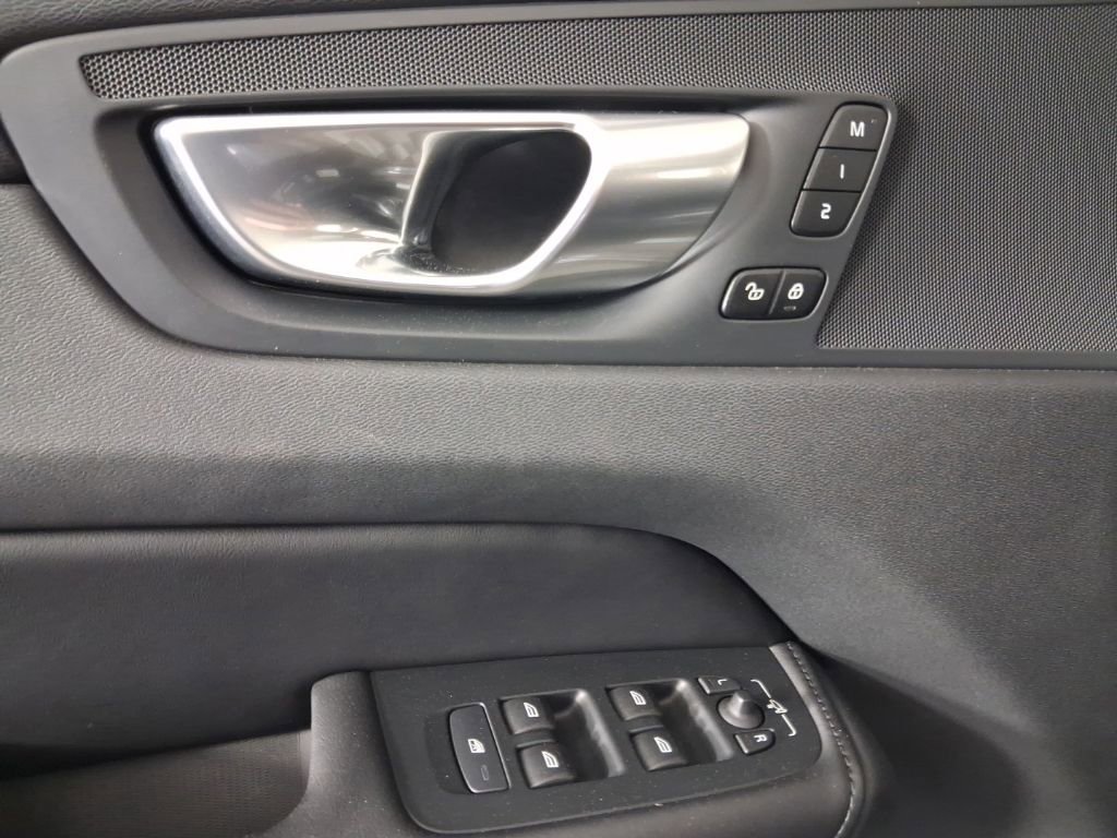 Certified 2024 Volvo XC60 B5 Core w/ Climate Package AWD/4WD image 25