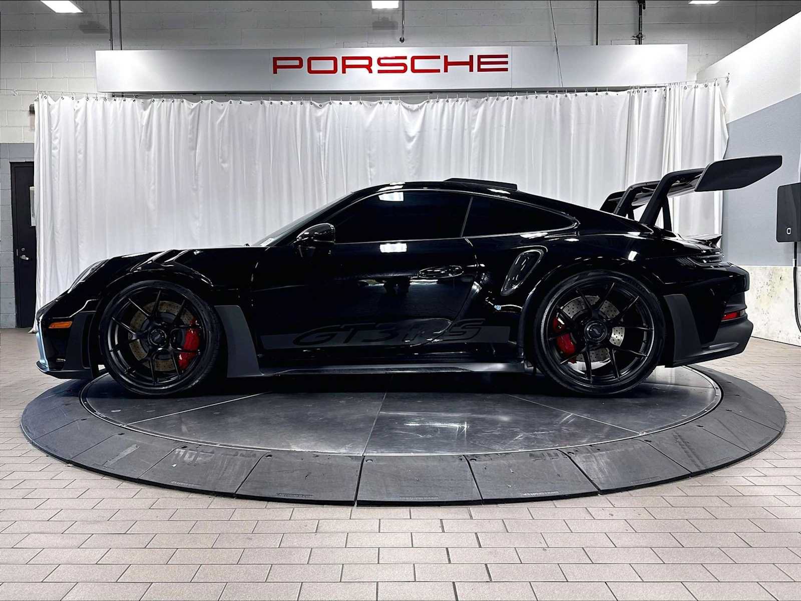 Used 2024 Porsche 911 GT3 RS RWD image 2