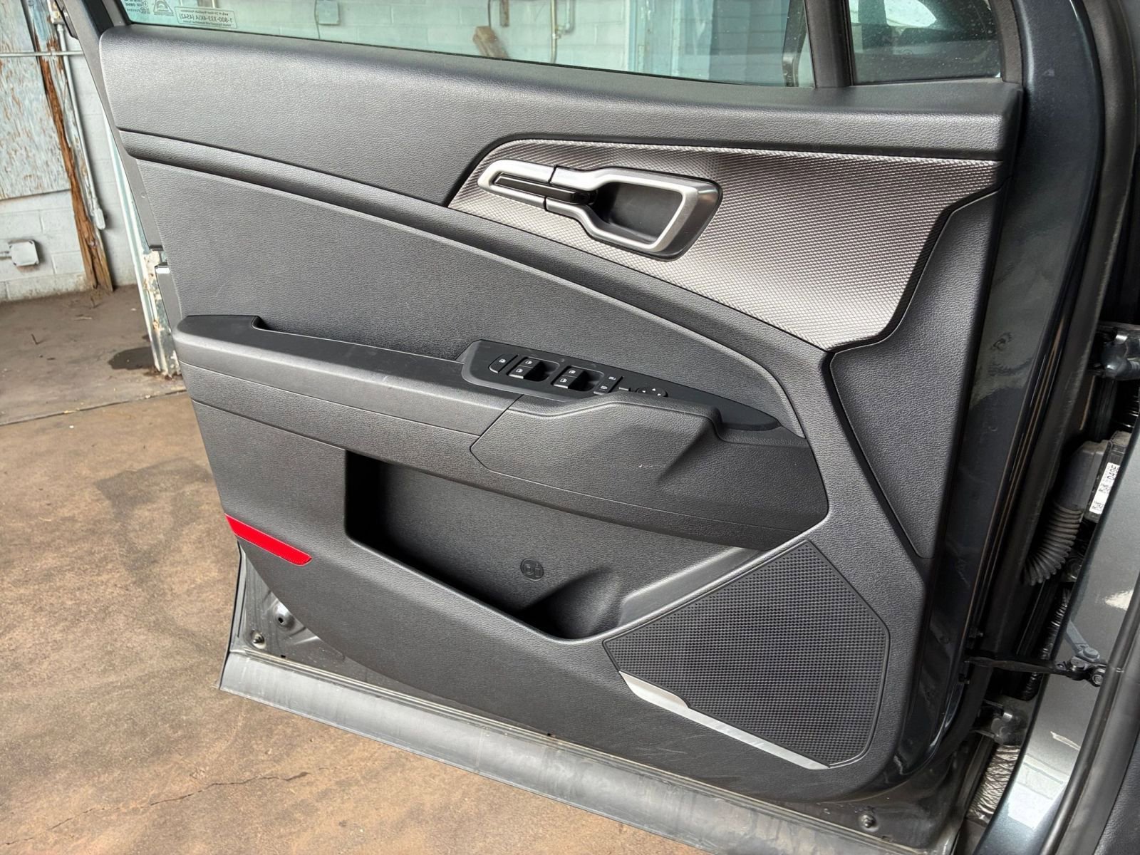 Used 2025 Kia Sportage LX image 18