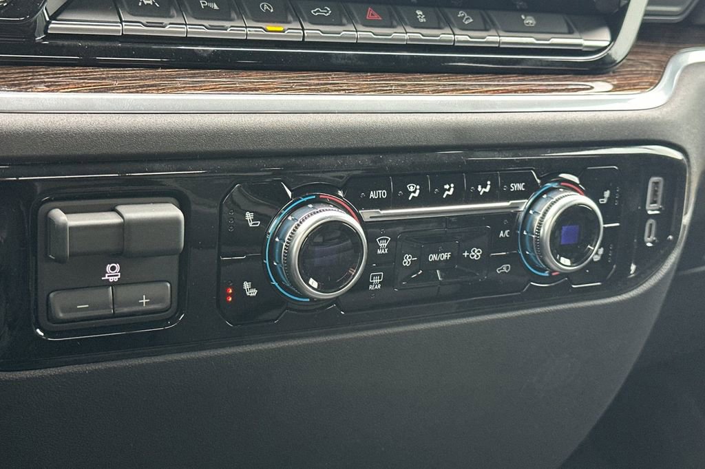 New 2026 GMC Sierra 1500 SLE image 17