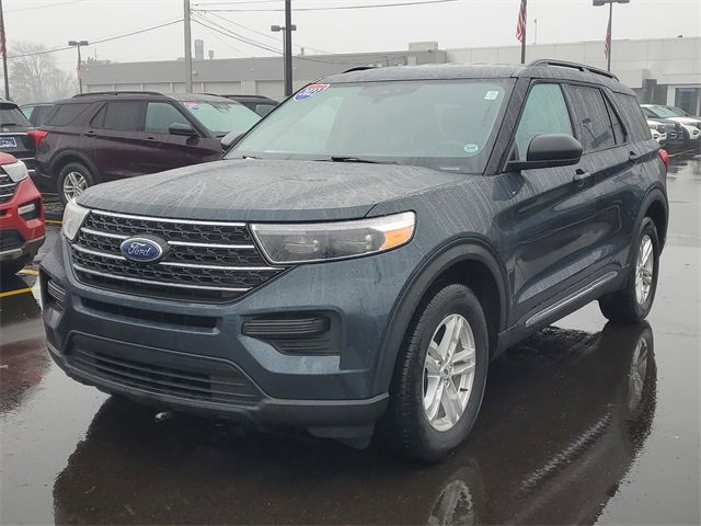 Certified 2023 Ford Explorer XLT image 2
