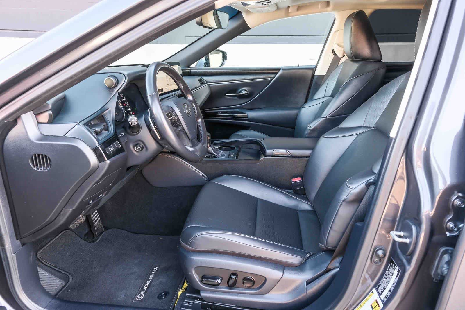 Used 2025 Lexus ES 300h w/ Premium Package FWD image 20