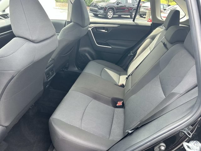 Used 2025 Toyota RAV4 XLE AWD/4WD image 19