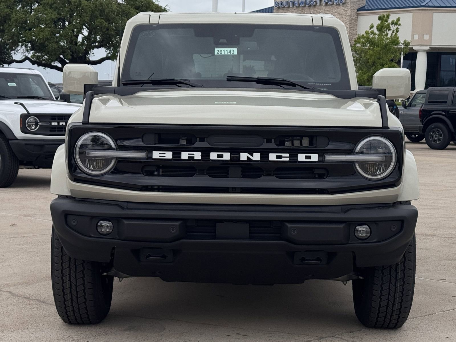 New 2026 Ford Bronco Outer Banks image 6