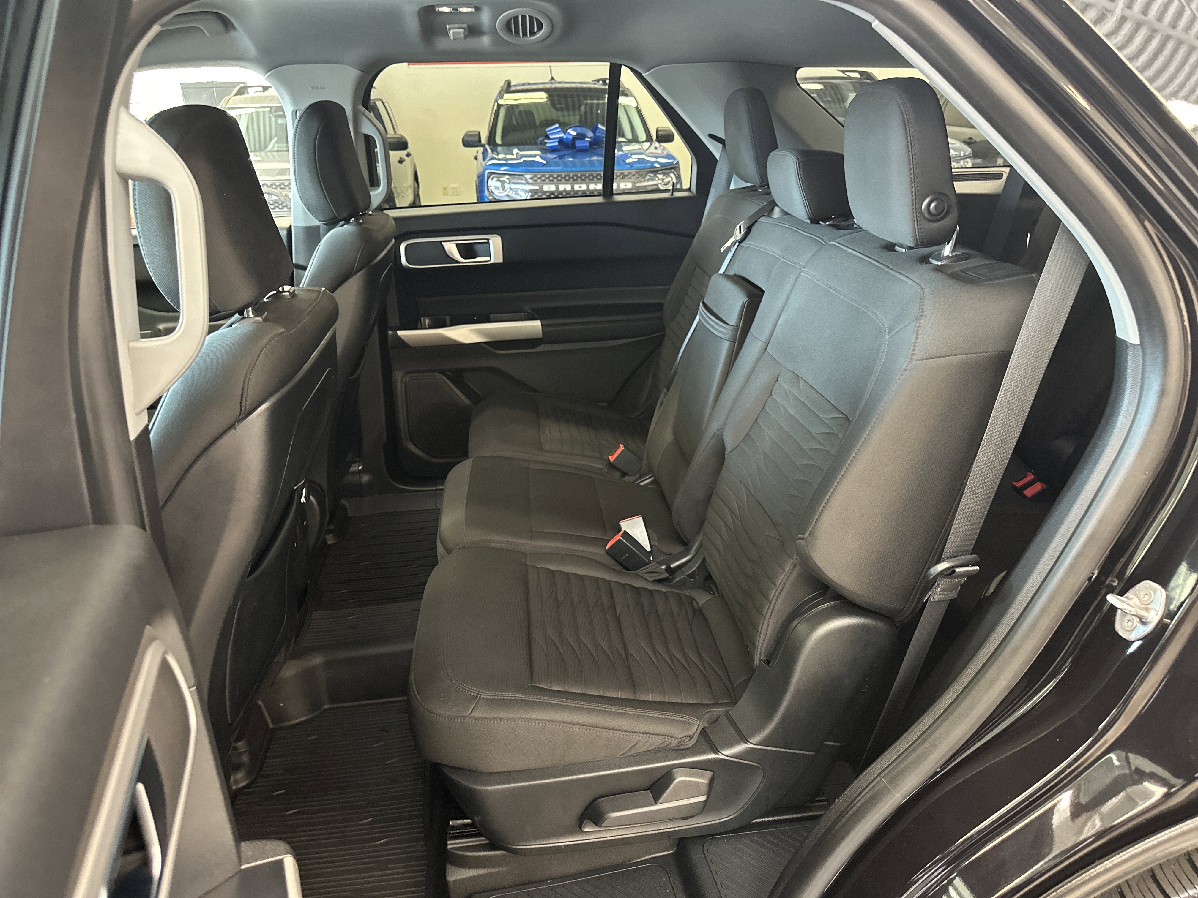 Used 2020 Ford Explorer XLT image 5