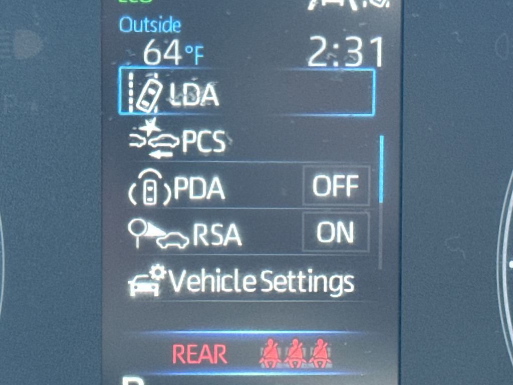 Used 2025 Toyota Corolla LE AWD/4WD image 18