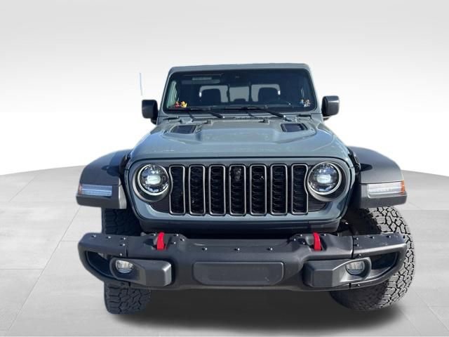 Used 2024 Jeep Gladiator Rubicon w/ Technology Group AWD/4WD image 2