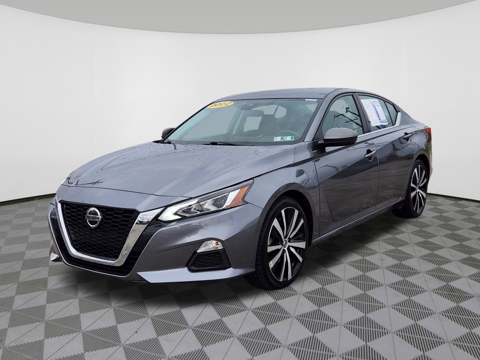 Used 2022 Nissan Altima 2.5 SR image 2