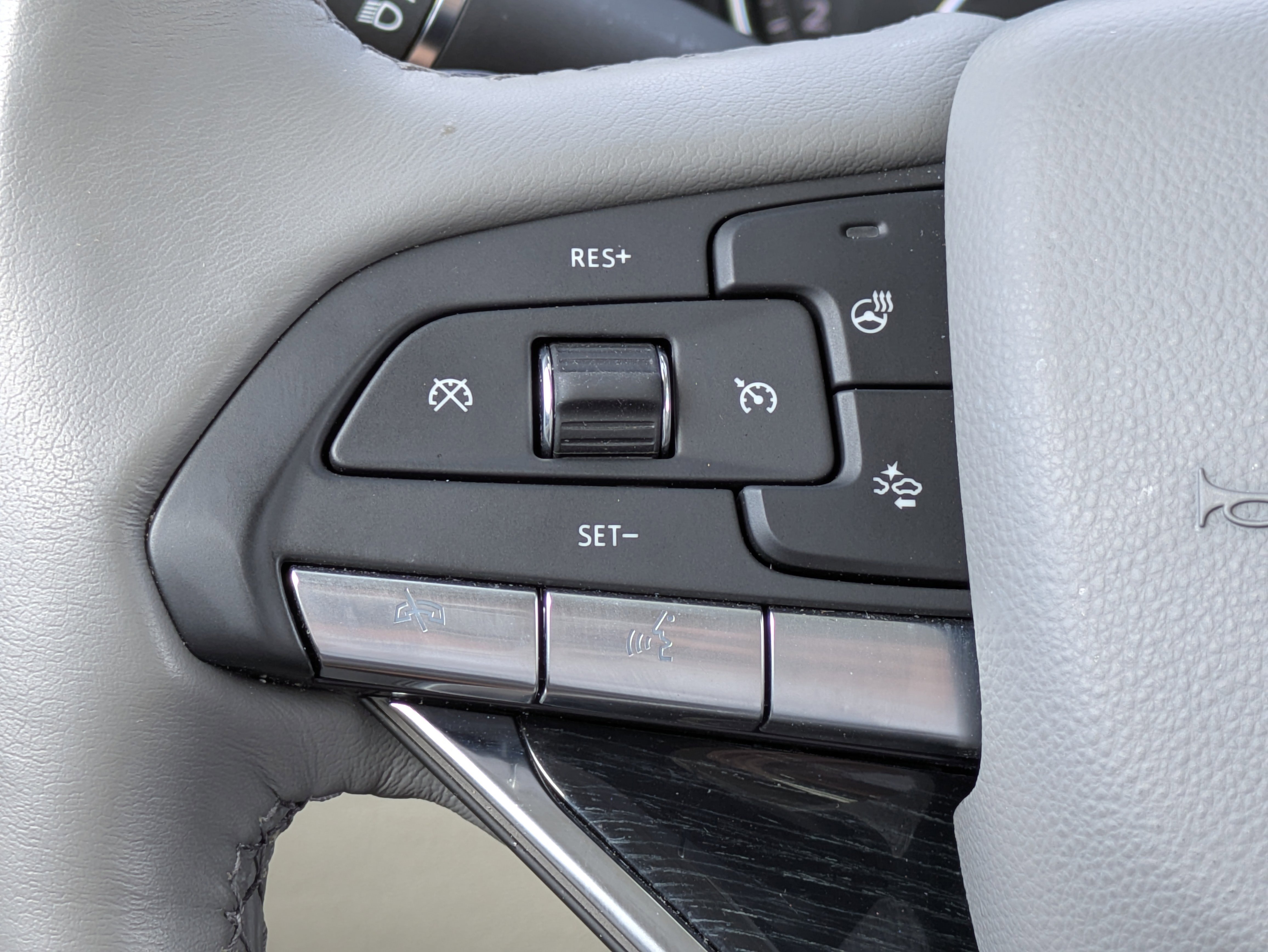 Certified 2024 Cadillac XT6 Premium Luxury image 23