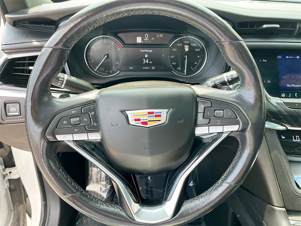 Used 2022 Cadillac XT6 Premium Luxury image 11