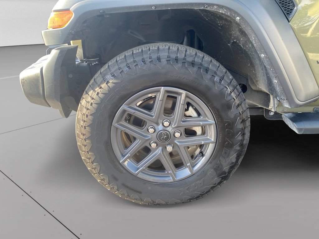 Used 2025 Jeep Wrangler Sport AWD/4WD image 24