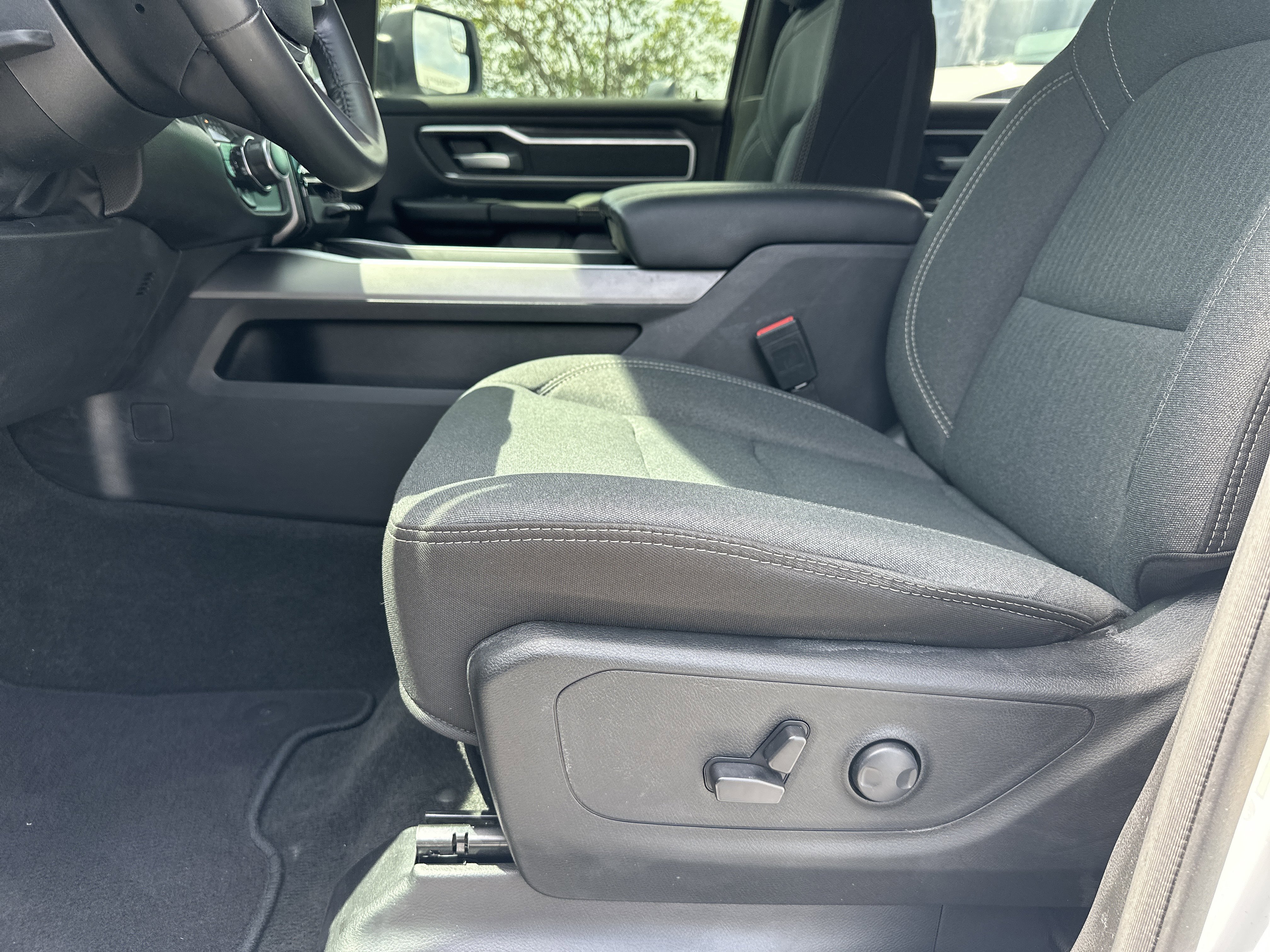 Used 2023 RAM 1500 Big Horn AWD/4WD image 11