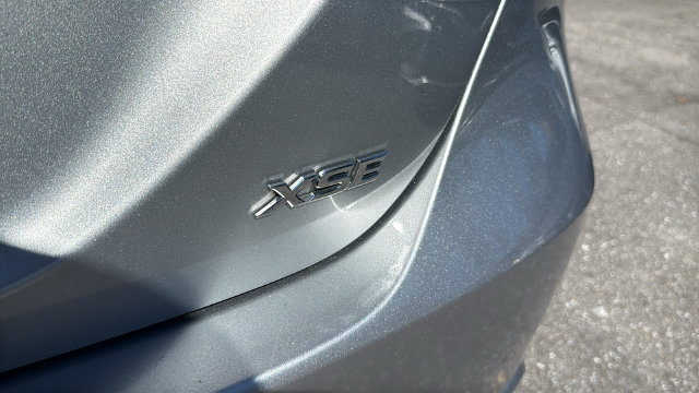 Used 2023 Toyota Camry XSE FWD image 7