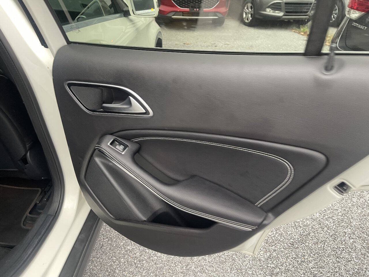 Used 2018 Mercedes-Benz GLA 250 4MATIC image 25