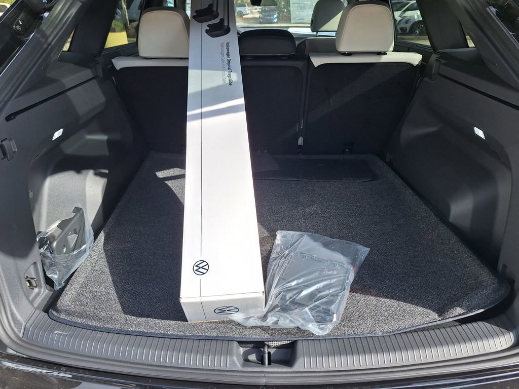 New 2026 Volkswagen Atlas Cross Sport SEL Premium R-Line image 27