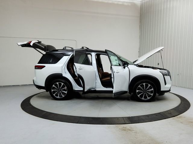 New 2026 Nissan Pathfinder Platinum image 16