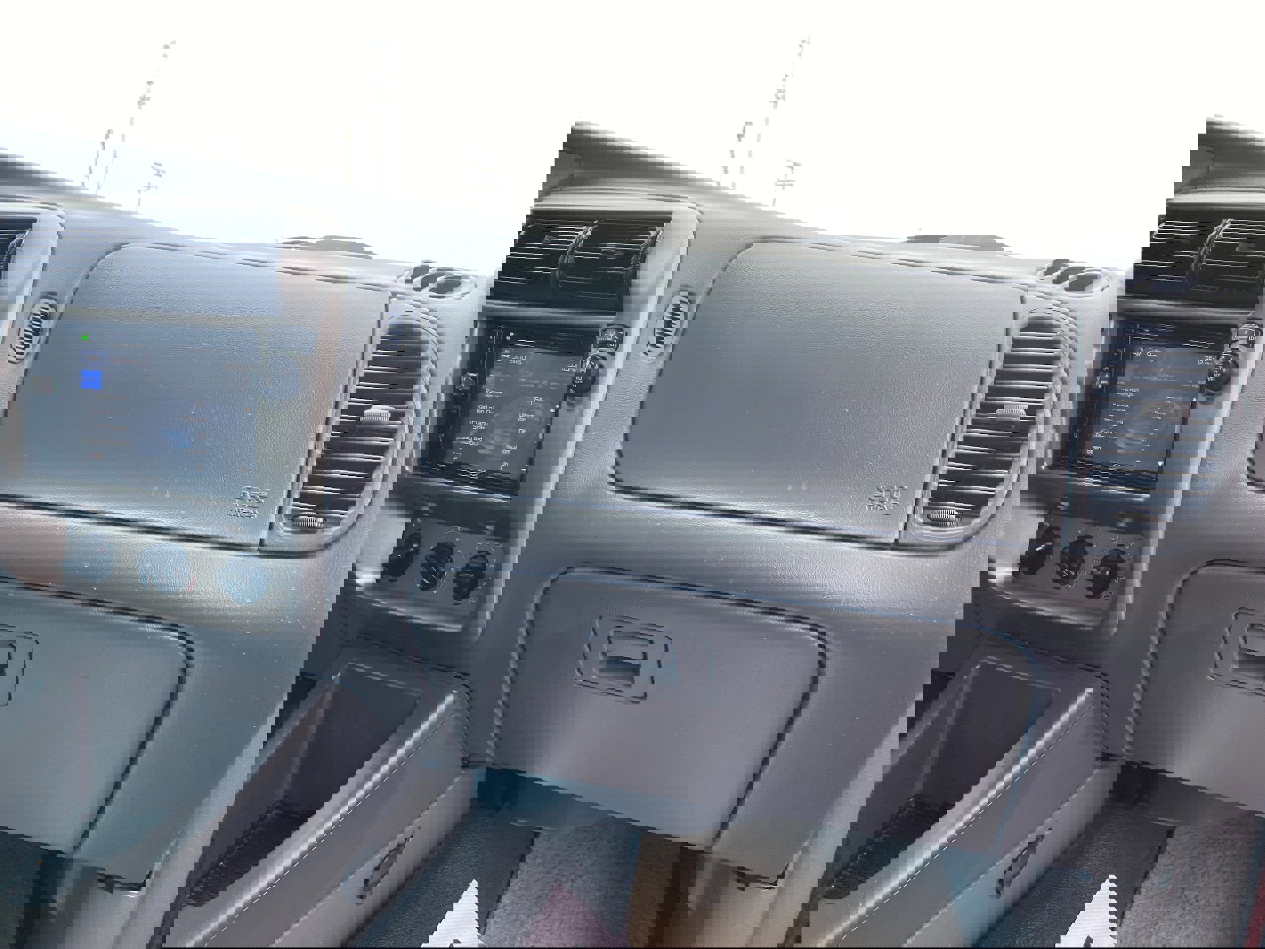 Used 2005 Ford Explorer Sport Trac XLS image 16