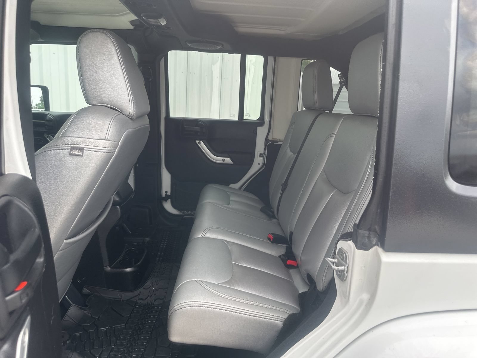 Used 2013 Jeep Wrangler Unlimited Sahara AWD/4WD image 12
