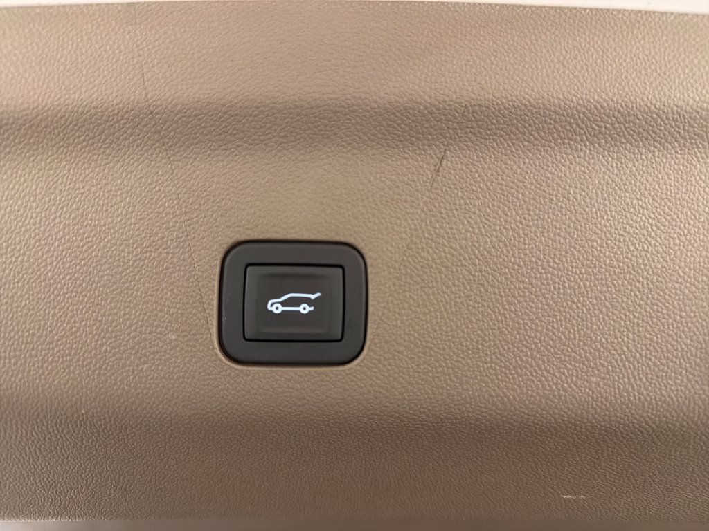 Used 2026 GMC Yukon XL Denali RWD image 8