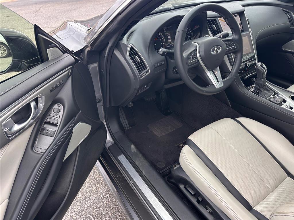 Used 2021 INFINITI Q60 3.0t Luxe w/ Essential Package image 9