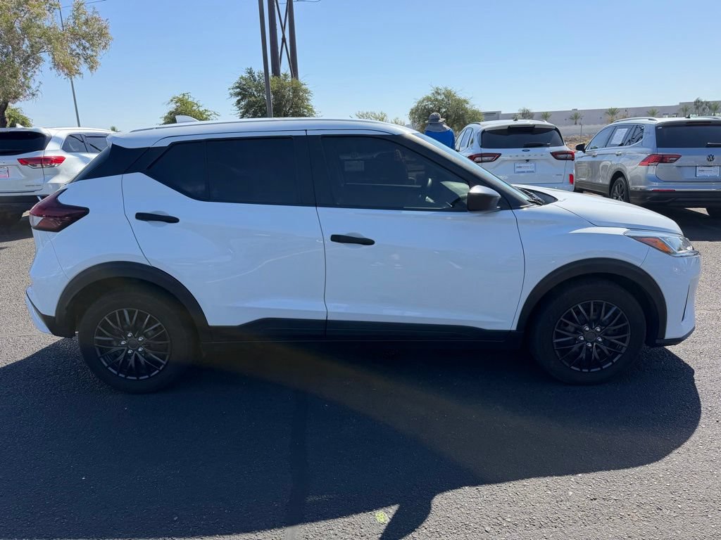 Used 2022 Nissan Kicks S FWD image 4
