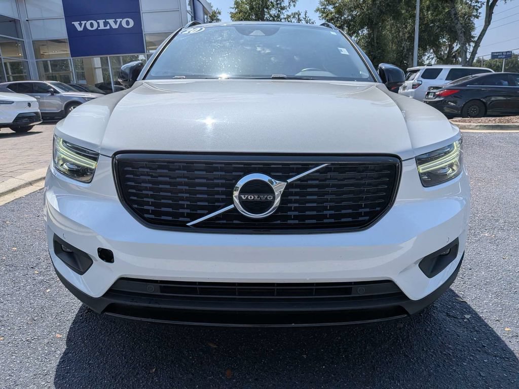 Used 2020 Volvo XC40 T4 R-Design FWD image 9