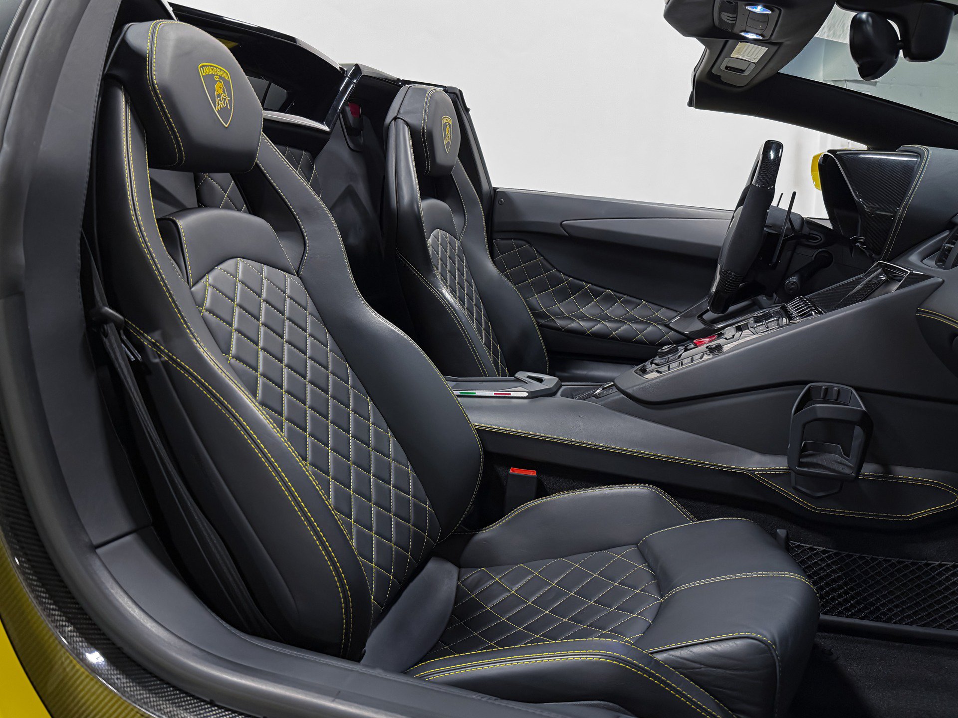 Used 2018 Lamborghini Aventador S AWD/4WD image 21