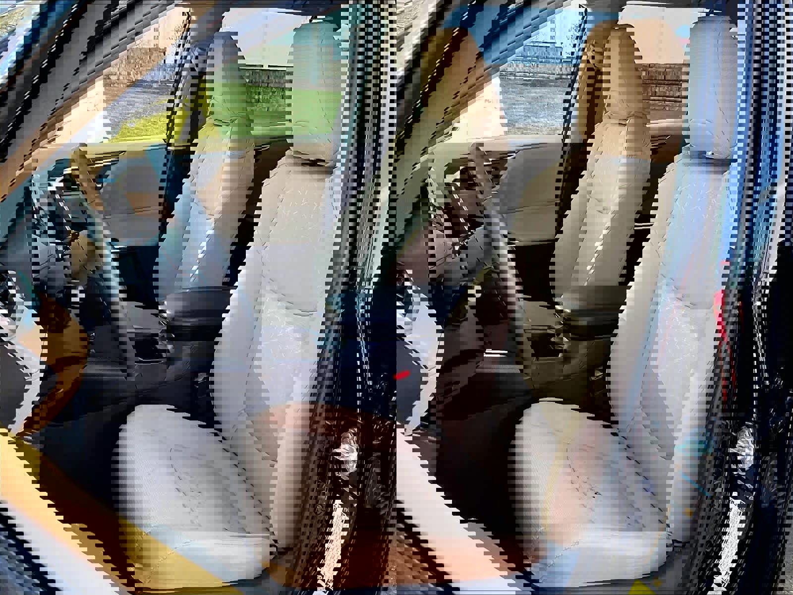 Used 2023 Toyota RAV4 XLE image 10