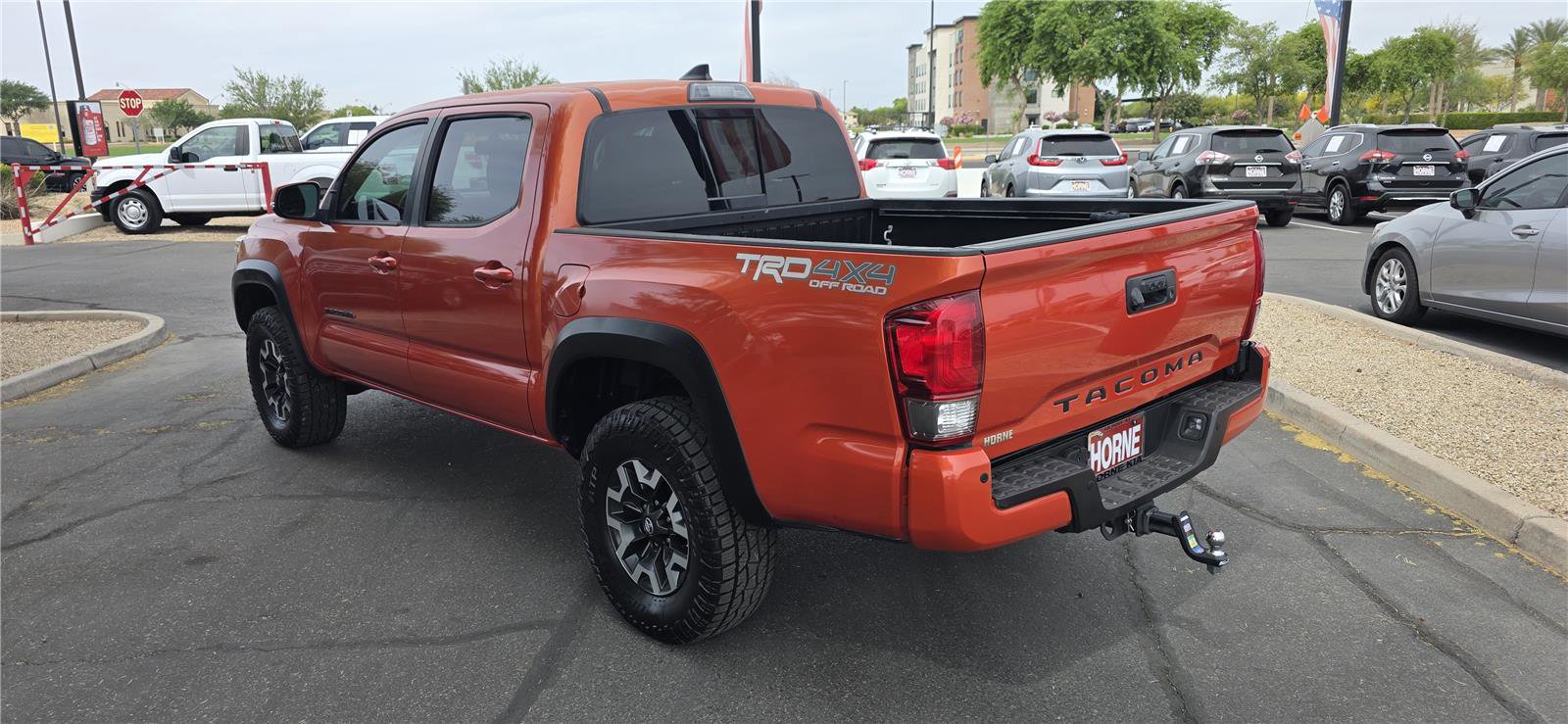 Used 2017 Toyota Tacoma TRD Off-Road w/ Premium & Technology Package image 6