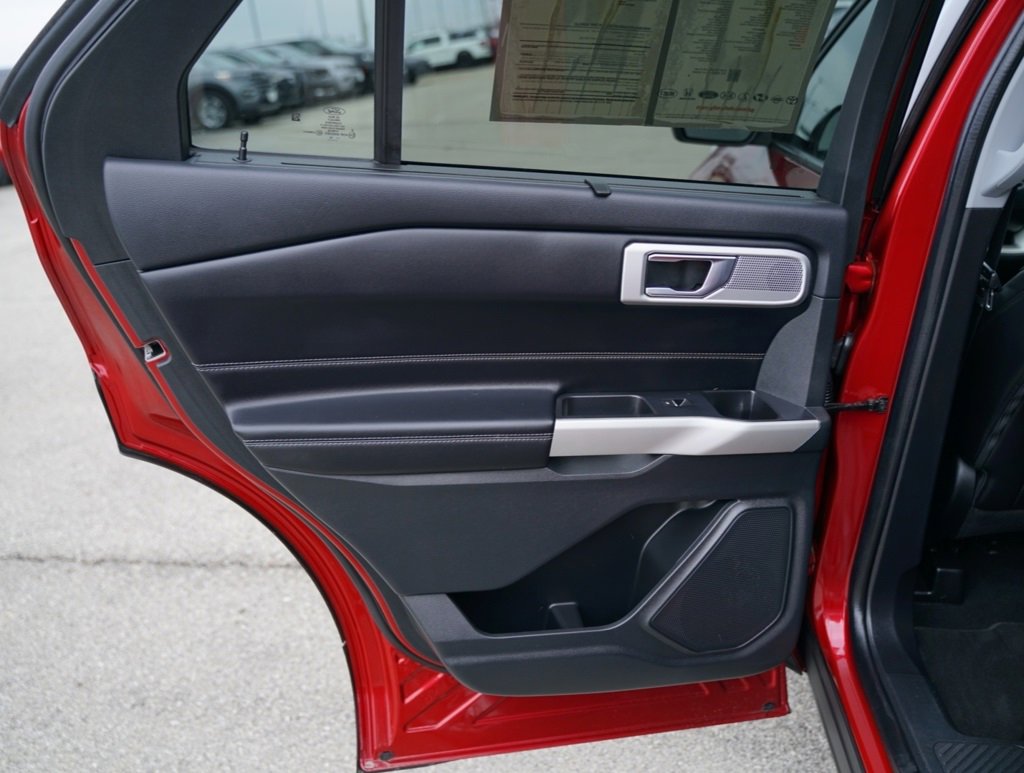 Used 2022 Ford Explorer Limited w/ Equipment Group 301A image 26