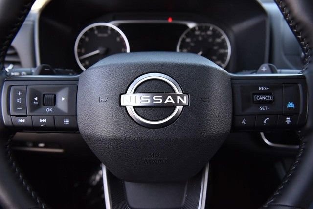 Certified 2025 Nissan Rogue SV image 18