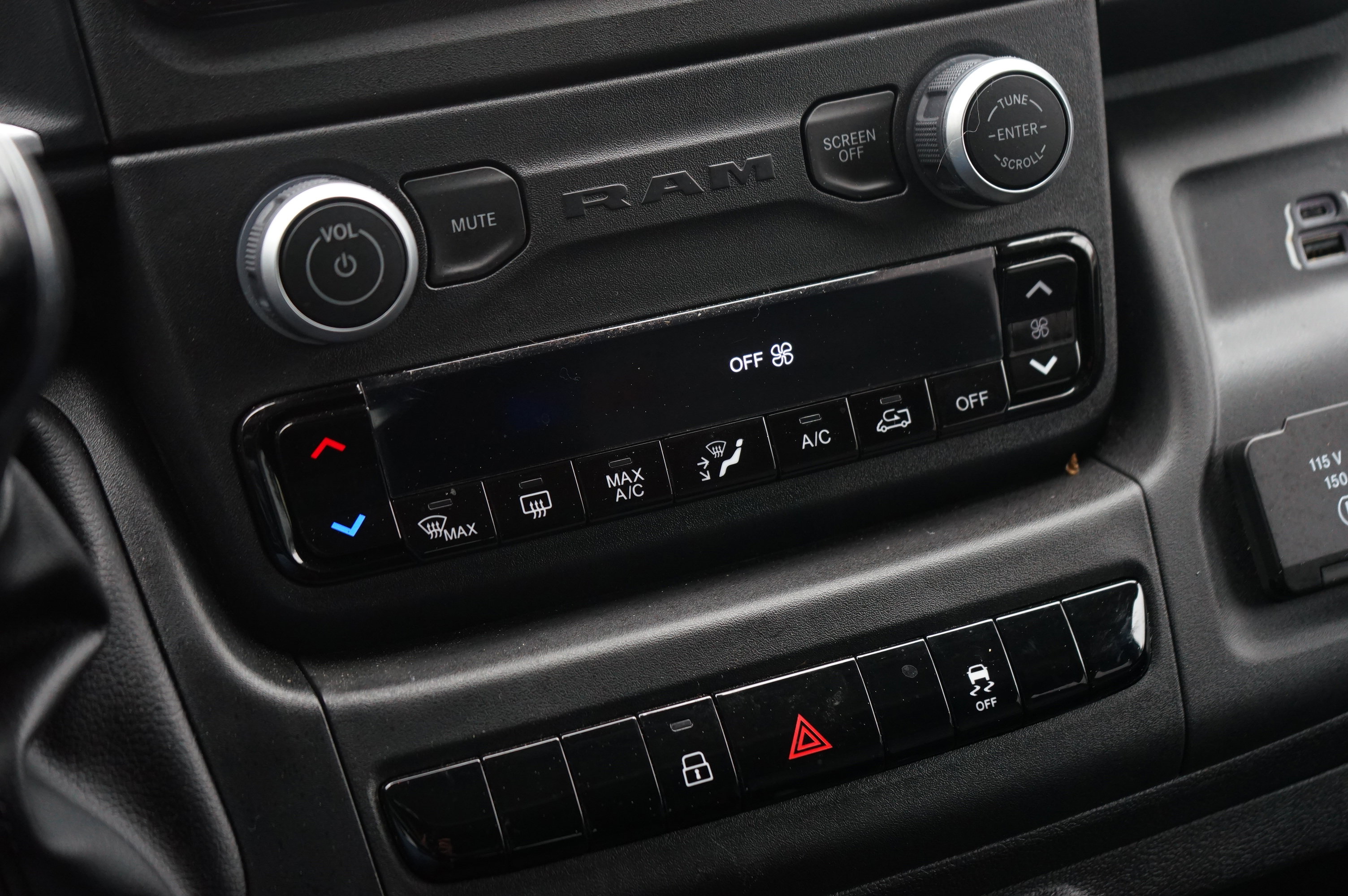 Used 2024 RAM ProMaster 1500 w/ Quick Order Package 22G SLT FWD image 25