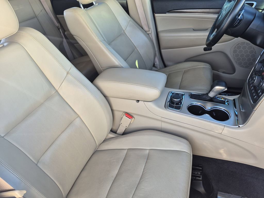 Used 2017 Jeep Grand Cherokee Limited w/ Luxury Group II image 16