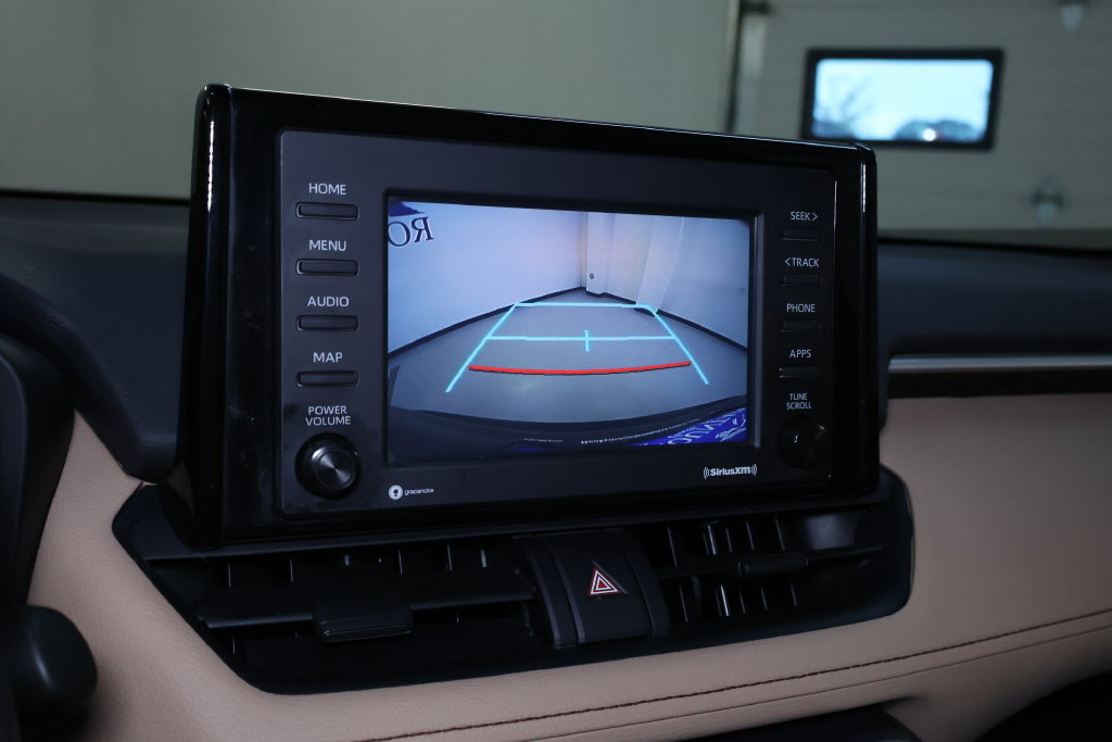 Used 2022 Toyota RAV4 LE AWD/4WD image 25
