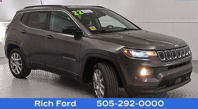 Used 2022 Jeep Compass Latitude image 1