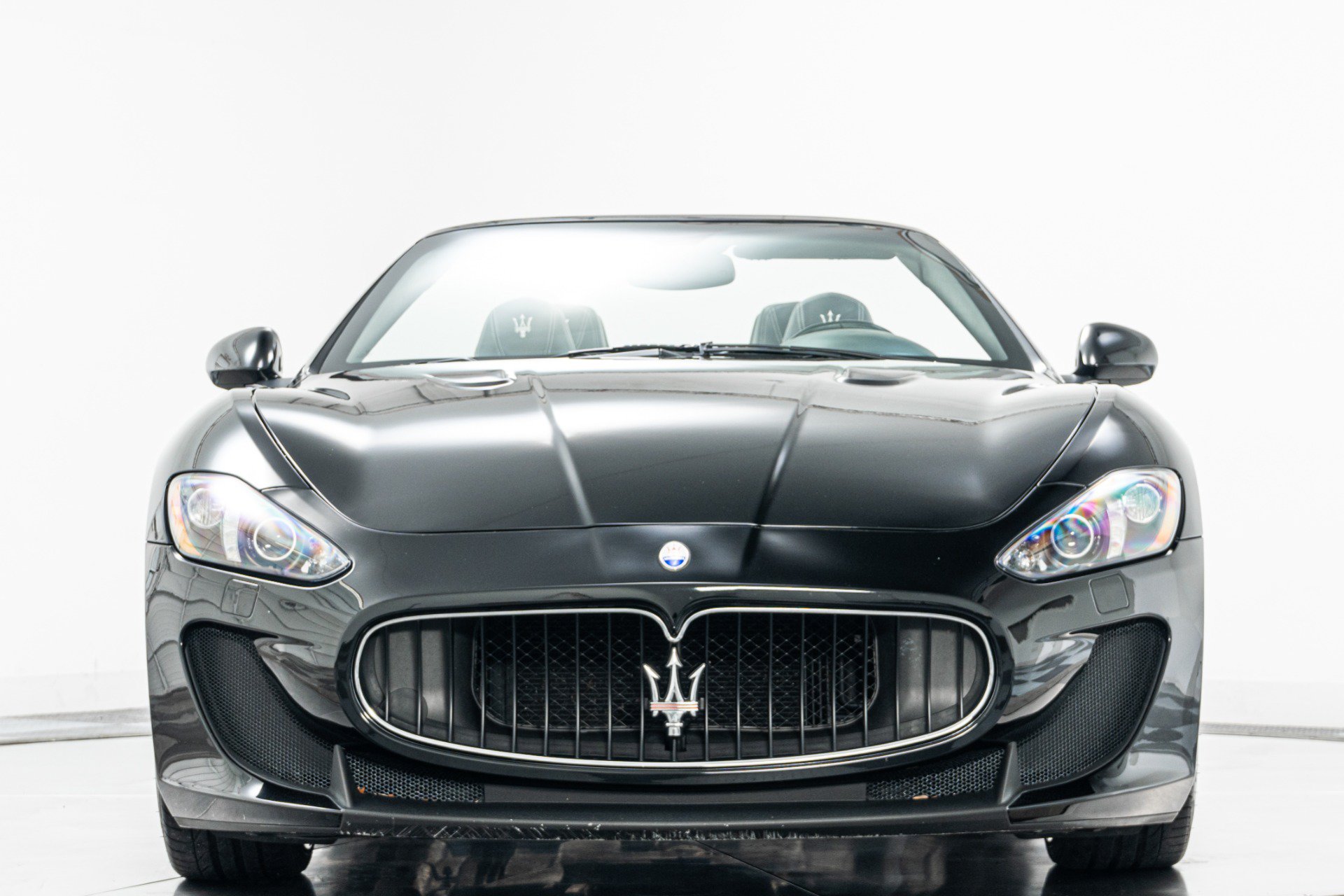 Used 2014 Maserati GranTurismo Convertible RWD image 4