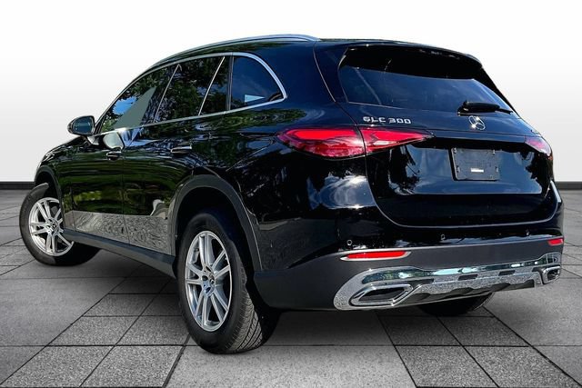 Certified 2025 Mercedes-Benz GLC 300 4MATIC image 4