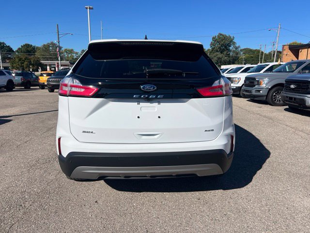 Certified 2024 Ford Edge SEL w/ Convenience Package AWD/4WD image 3