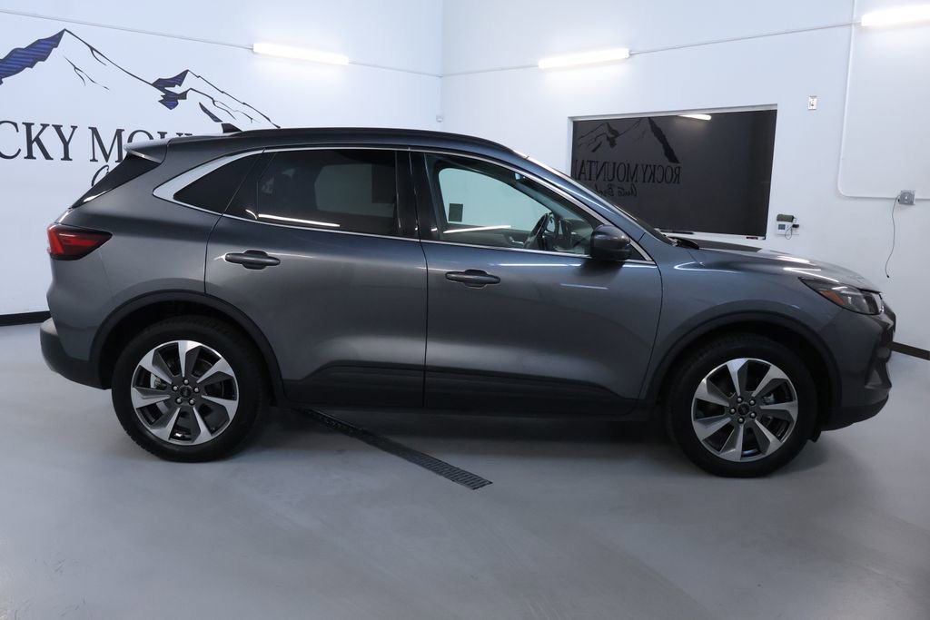 Used 2024 Ford Escape Platinum image 8