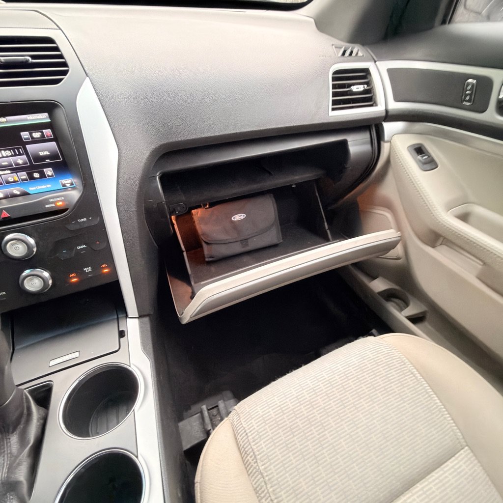 Used 2014 Ford Explorer XLT w/ Equipment Group 201A FWD image 33