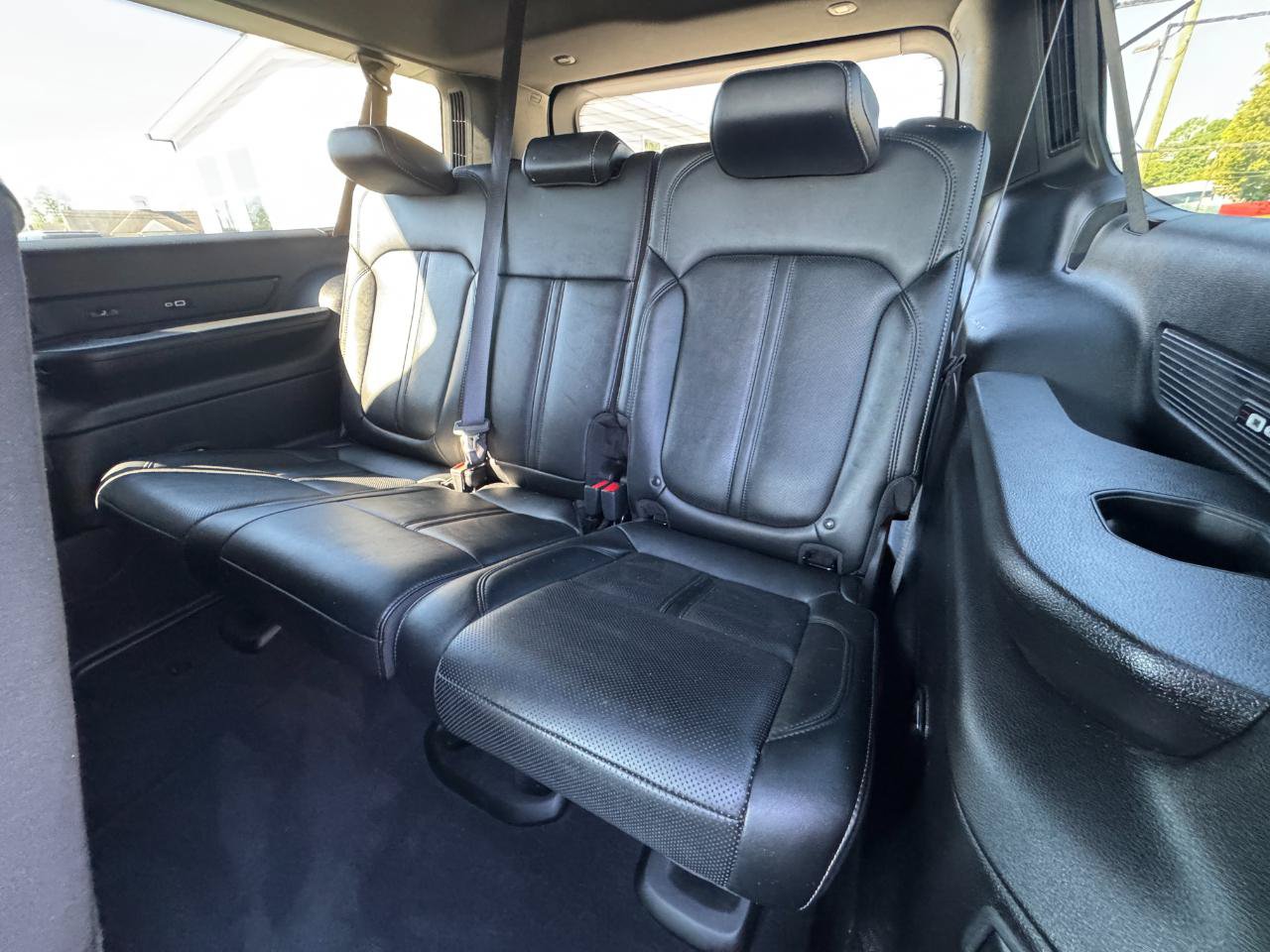 Used 2024 Jeep Wagoneer L Series II RWD image 24