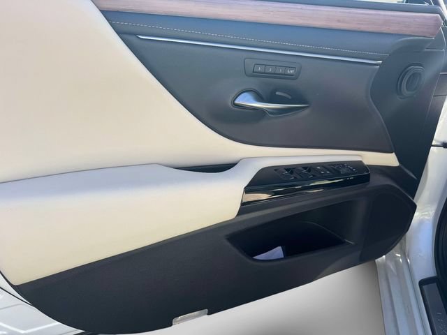 Certified 2024 Lexus ES 300h w/ Luxury Package FWD image 21