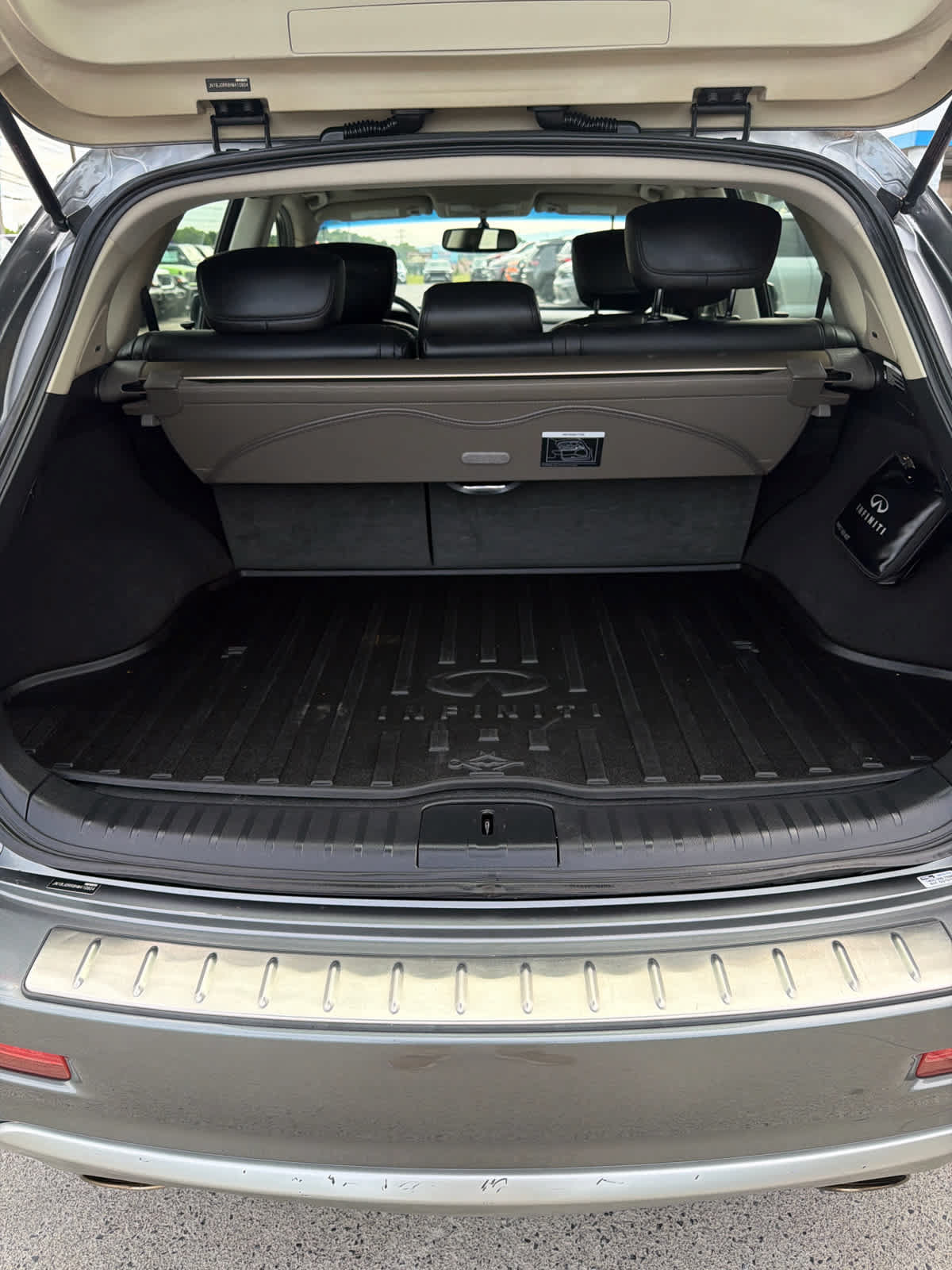Used 2017 INFINITI QX50 AWD w/ Premium Plus Package image 9
